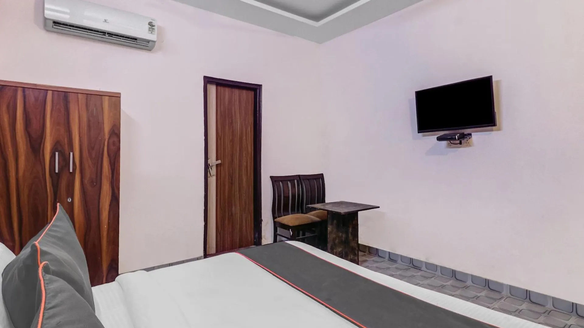 One Plus One Residency Delhi  Hotel Delhi (National Capital Territory of India)